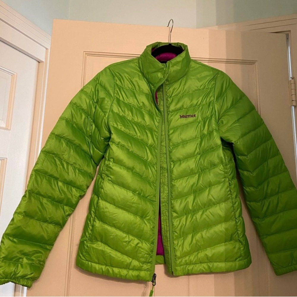Green 700 fill women’s Marmot jacket size medium